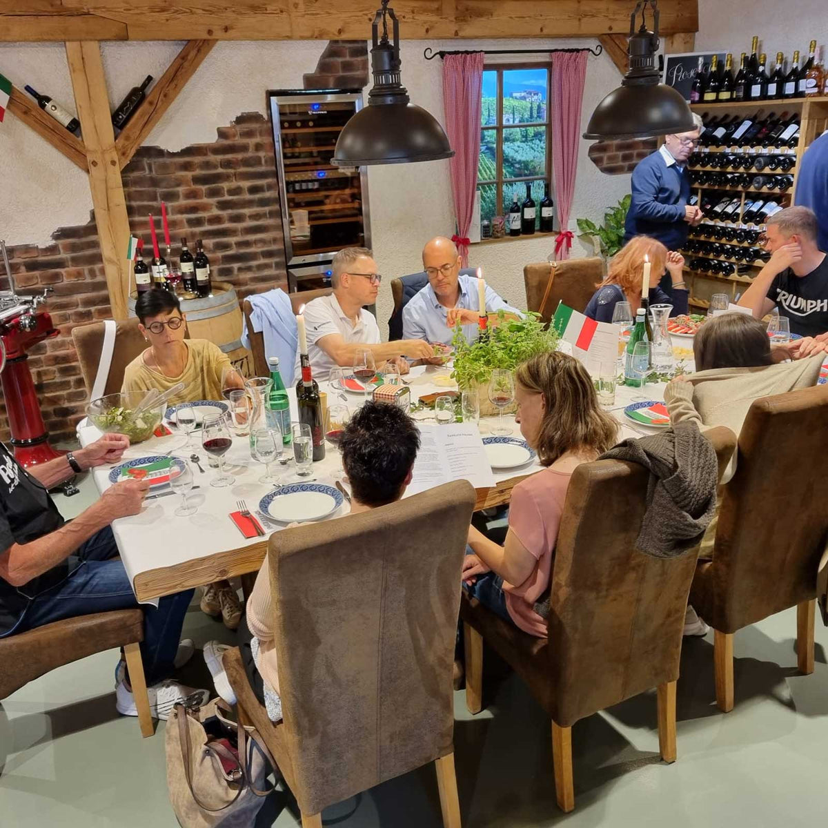 Käsefondue à discrétion im Holzchalet der Vinothek Casa Poli